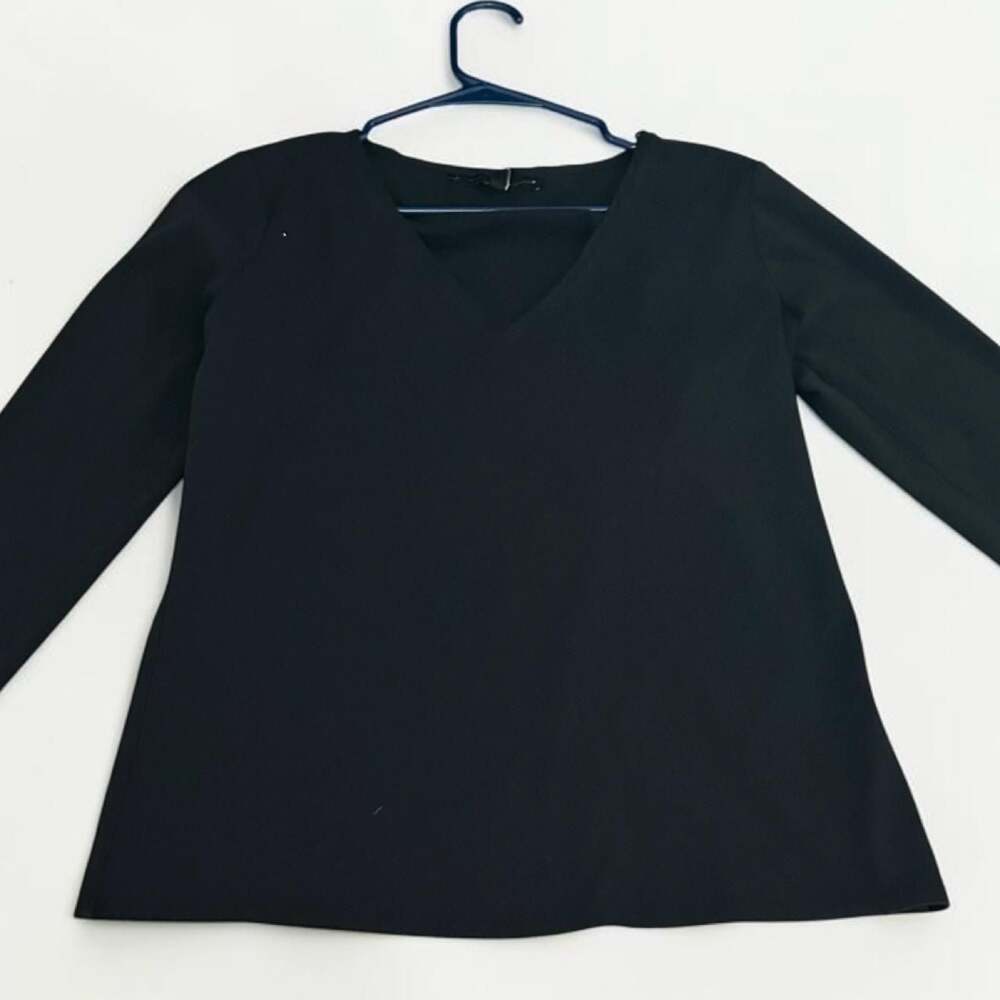 White House Black Market Black V-Neck Long Sleeve Top
